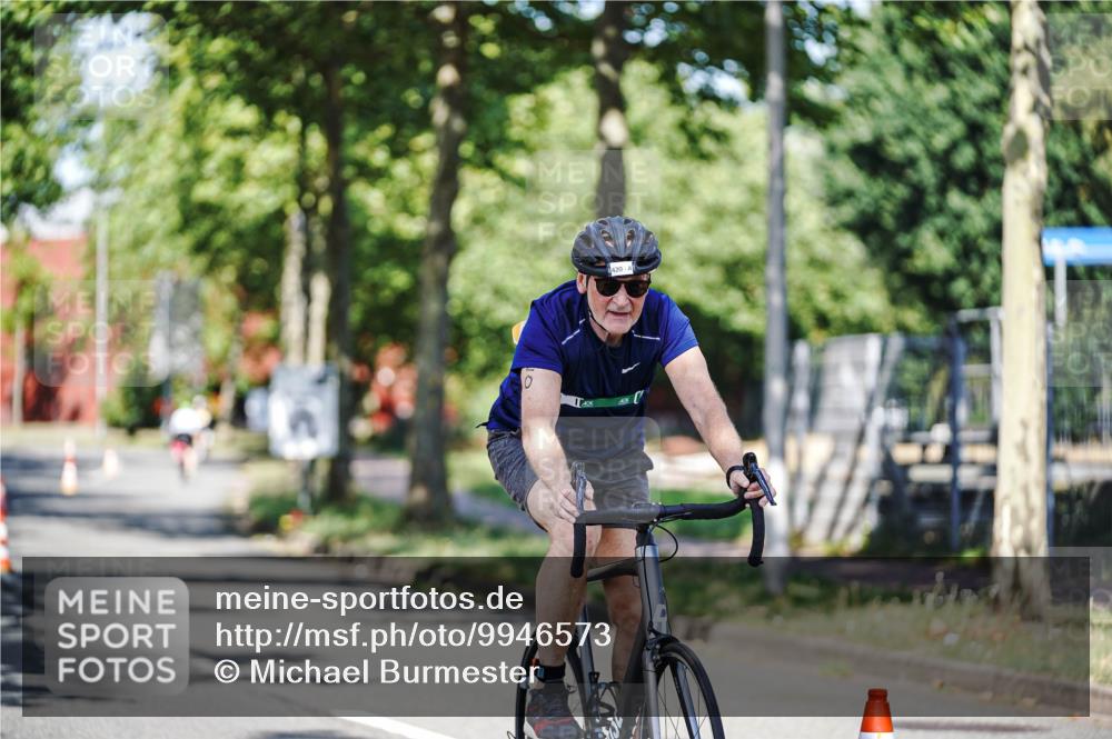 09.08.2026 - GEWOBA Citytriathlon Bremen Michael Burmester http://msf.ph/oto/9946573 09.08.2026 11:01:11 Radfahren 77, 78, 197, 420, 422 meine-sportfotos.de