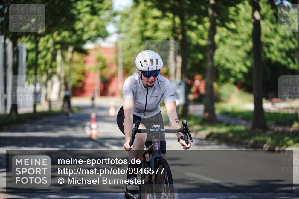 09.08.2026 - GEWOBA Citytriathlon Bremen Michael Burmester http://msf.ph/oto/9946577 09.08.2026 11:01:13 Radfahren 77, 78, 197, 203, 420, 422 meine-sportfotos.de