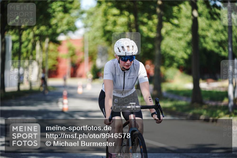 09.08.2026 - GEWOBA Citytriathlon Bremen Michael Burmester http://msf.ph/oto/9946578 09.08.2026 11:01:13 Radfahren 77, 78, 197, 203, 420, 422 meine-sportfotos.de