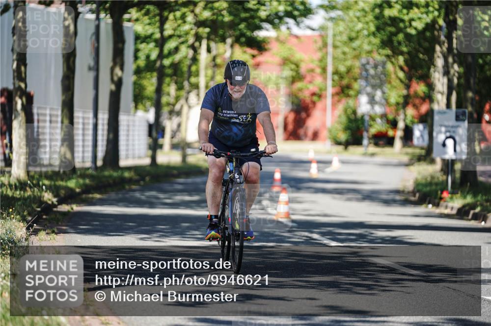09.08.2026 - GEWOBA Citytriathlon Bremen Michael Burmester http://msf.ph/oto/9946621 09.08.2026 11:10:13 Radfahren 411 meine-sportfotos.de