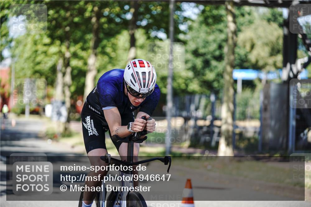 09.08.2026 - GEWOBA Citytriathlon Bremen Michael Burmester http://msf.ph/oto/9946647 09.08.2026 12:01:50 Radfahren 580 meine-sportfotos.de