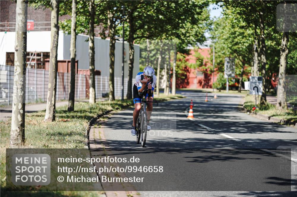 09.08.2026 - GEWOBA Citytriathlon Bremen Michael Burmester http://msf.ph/oto/9946658 09.08.2026 12:03:18 Radfahren 657 meine-sportfotos.de