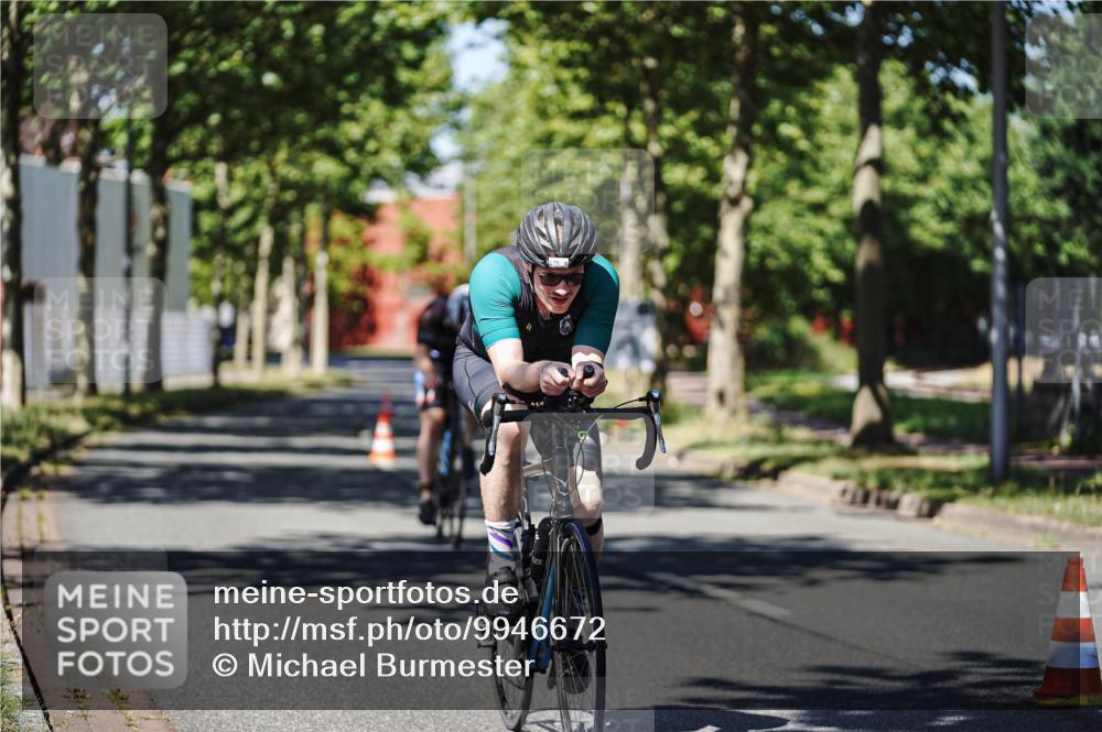 09.08.2026 - GEWOBA Citytriathlon Bremen Michael Burmester http://msf.ph/oto/9946672 09.08.2026 12:04:11 Radfahren 595, 678 meine-sportfotos.de