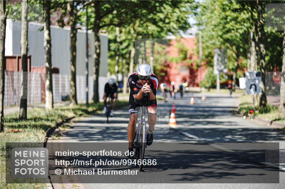 09.08.2026 - GEWOBA Citytriathlon Bremen Michael Burmester http://msf.ph/oto/9946686 09.08.2026 12:05:26 Radfahren 560, 757, 1110 meine-sportfotos.de