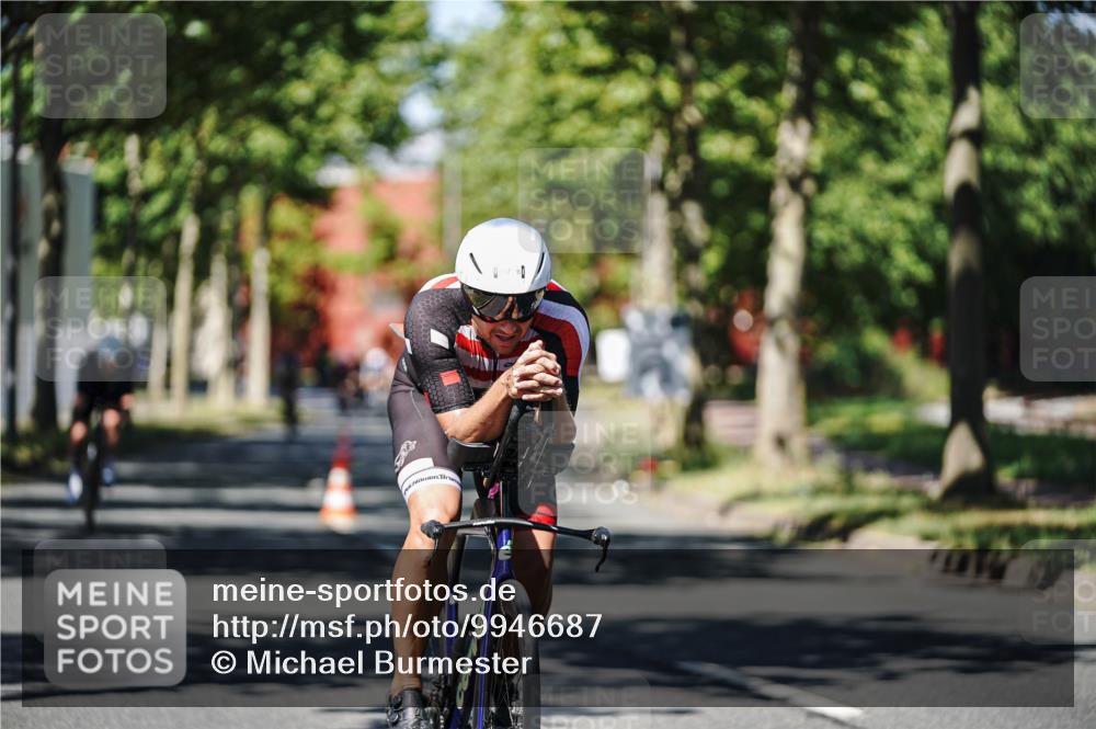 09.08.2026 - GEWOBA Citytriathlon Bremen Michael Burmester http://msf.ph/oto/9946687 09.08.2026 12:05:27 Radfahren 560, 757, 1110 meine-sportfotos.de
