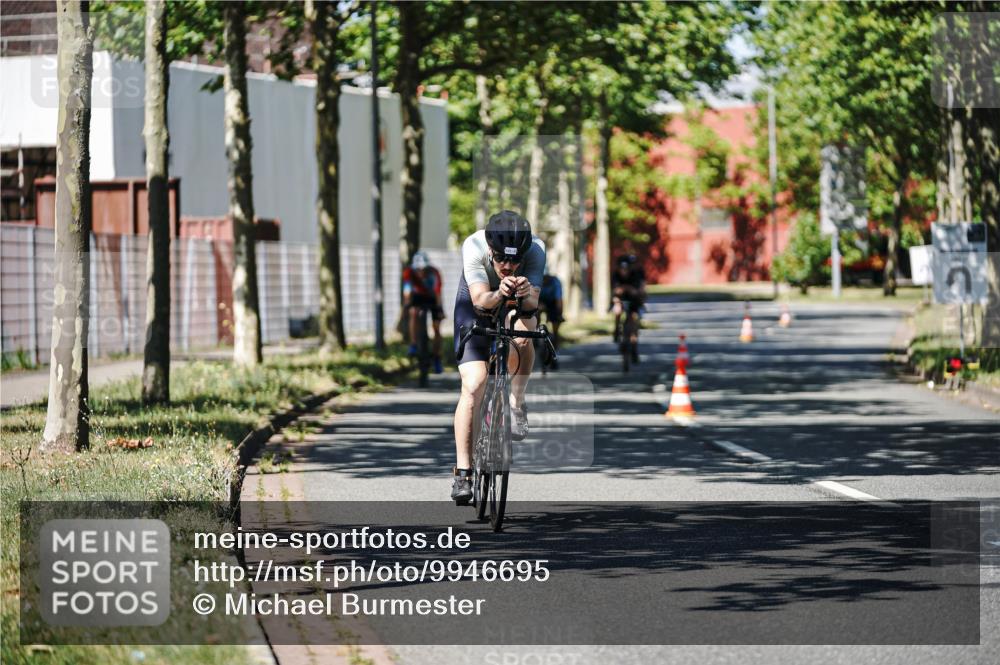 09.08.2026 - GEWOBA Citytriathlon Bremen Michael Burmester http://msf.ph/oto/9946695 09.08.2026 12:05:32 Radfahren 541, 560, 562, 623, 695, 757, 1110 meine-sportfotos.de
