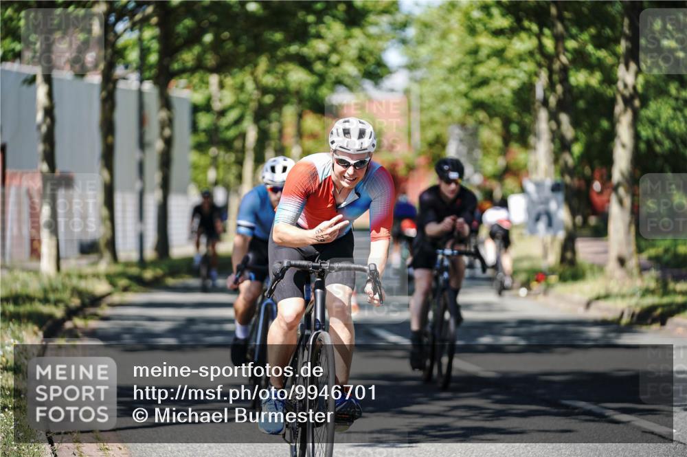 09.08.2026 - GEWOBA Citytriathlon Bremen Michael Burmester http://msf.ph/oto/9946701 09.08.2026 12:05:36 Radfahren 541, 560, 562, 623, 695, 696, 757, 1110 meine-sportfotos.de