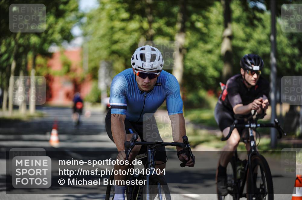 09.08.2026 - GEWOBA Citytriathlon Bremen Michael Burmester http://msf.ph/oto/9946704 09.08.2026 12:05:37 Radfahren 541, 560, 562, 623, 695, 696, 757, 1110 meine-sportfotos.de