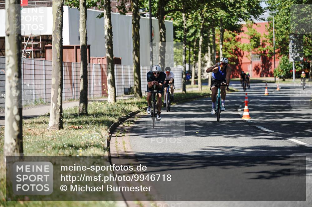 09.08.2026 - GEWOBA Citytriathlon Bremen Michael Burmester http://msf.ph/oto/9946718 09.08.2026 12:06:11 Radfahren 559, 664, 687 meine-sportfotos.de