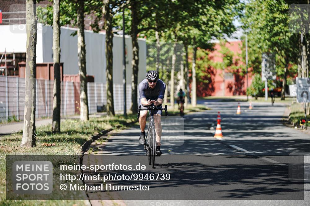 09.08.2026 - GEWOBA Citytriathlon Bremen Michael Burmester http://msf.ph/oto/9946739 09.08.2026 12:06:31 Radfahren 571, 604, 651, 701, 707, 720 meine-sportfotos.de