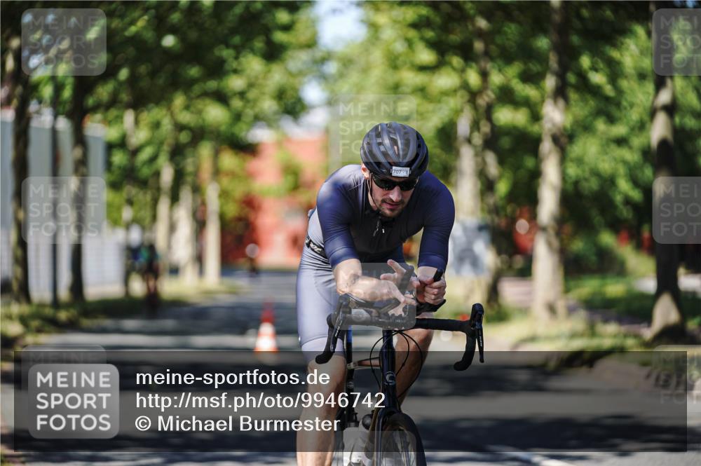 09.08.2026 - GEWOBA Citytriathlon Bremen Michael Burmester http://msf.ph/oto/9946742 09.08.2026 12:06:32 Radfahren 571, 604, 651, 701, 707, 720 meine-sportfotos.de