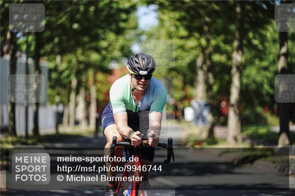 09.08.2026 - GEWOBA Citytriathlon Bremen Michael Burmester http://msf.ph/oto/9946744 09.08.2026 12:06:37 Radfahren 571, 651, 707, 720 meine-sportfotos.de