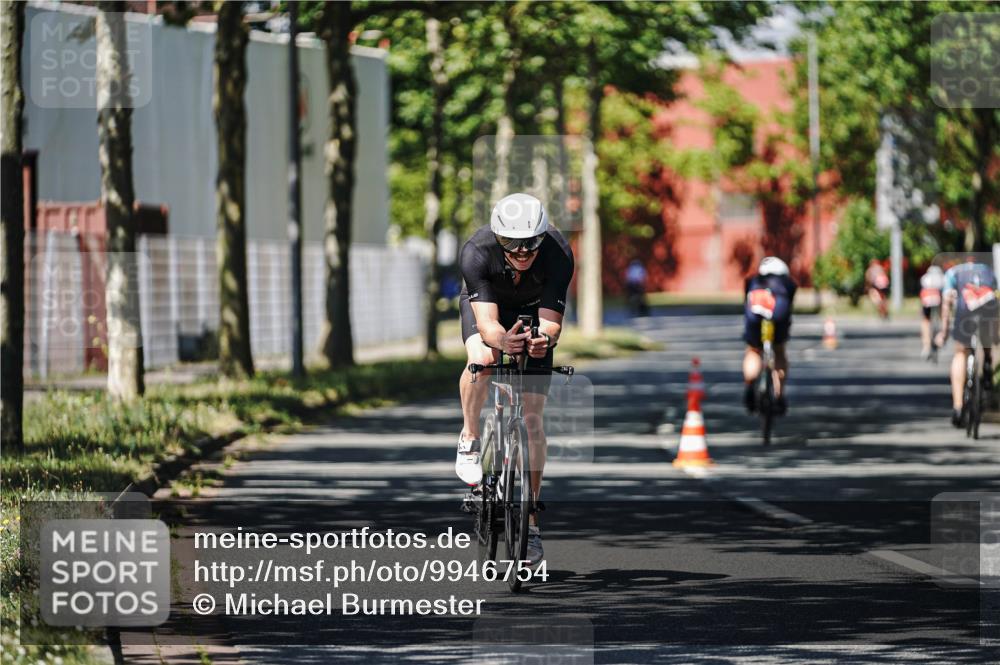 09.08.2026 - GEWOBA Citytriathlon Bremen Michael Burmester http://msf.ph/oto/9946754 09.08.2026 12:07:02 Radfahren 737 meine-sportfotos.de