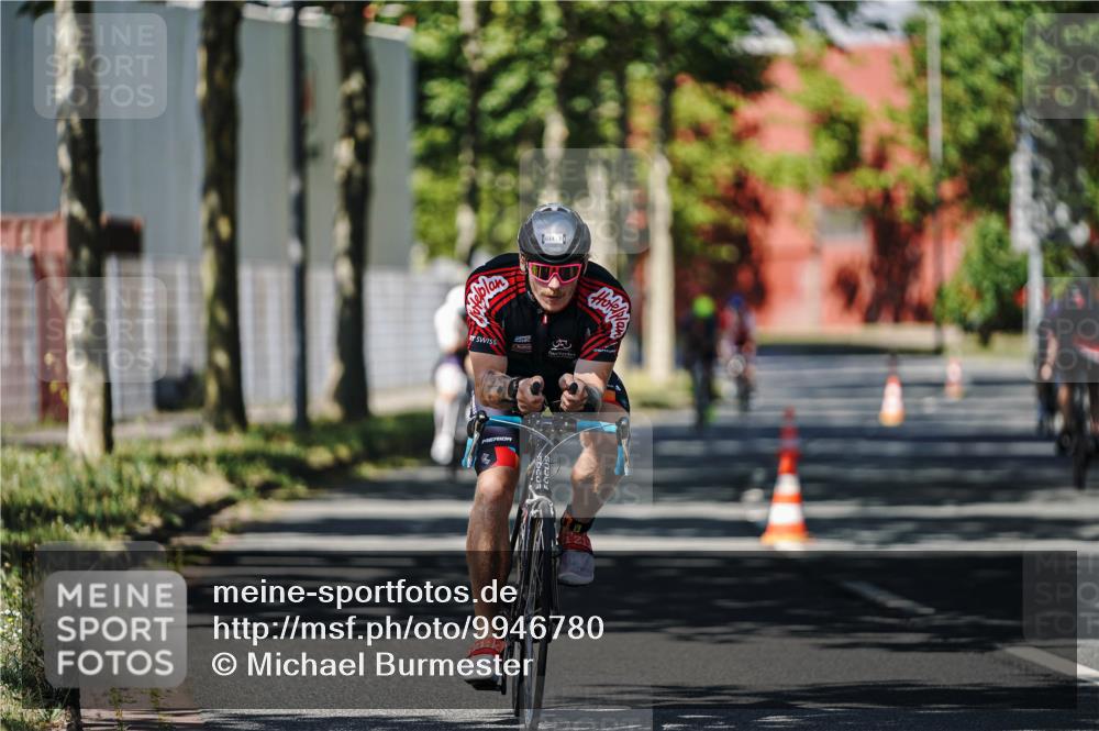 09.08.2026 - GEWOBA Citytriathlon Bremen Michael Burmester http://msf.ph/oto/9946780 09.08.2026 12:07:46 Radfahren 572, 577, 586, 614, 649, 1001 meine-sportfotos.de
