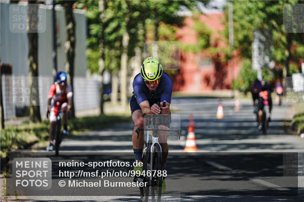 09.08.2026 - GEWOBA Citytriathlon Bremen Michael Burmester http://msf.ph/oto/9946788 09.08.2026 12:07:52 Radfahren 572, 577, 614, 649, 705, 1001 meine-sportfotos.de