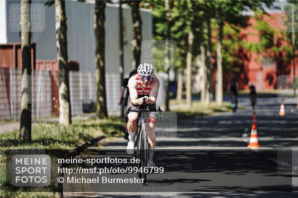 09.08.2026 - GEWOBA Citytriathlon Bremen Michael Burmester http://msf.ph/oto/9946799 09.08.2026 12:08:21 Radfahren 548, 601, 671 meine-sportfotos.de