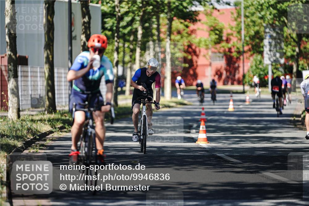 09.08.2026 - GEWOBA Citytriathlon Bremen Michael Burmester http://msf.ph/oto/9946836 09.08.2026 12:09:10 Radfahren 607, 629, 654, 675, 699, 700, 858, 1121 meine-sportfotos.de