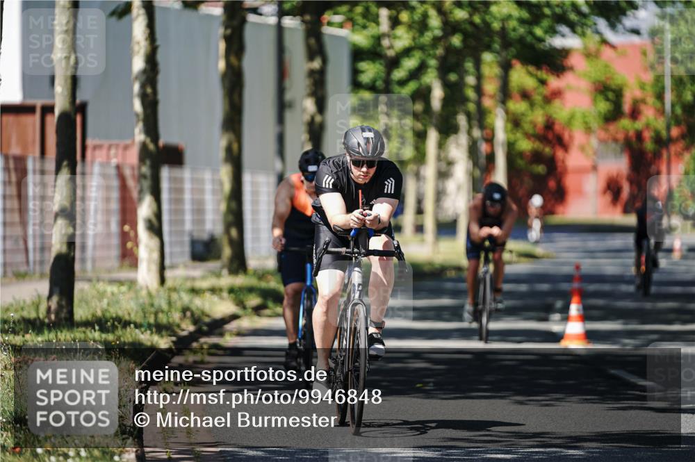 09.08.2026 - GEWOBA Citytriathlon Bremen Michael Burmester http://msf.ph/oto/9946848 09.08.2026 12:09:28 Radfahren 543, 570, 597, 621, 629, 719, 819, 1124 meine-sportfotos.de