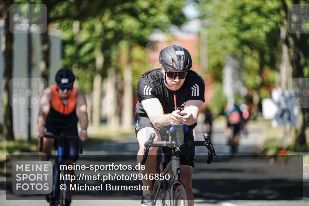 09.08.2026 - GEWOBA Citytriathlon Bremen Michael Burmester http://msf.ph/oto/9946850 09.08.2026 12:09:29 Radfahren 543, 570, 597, 621, 629, 719, 819, 1124 meine-sportfotos.de