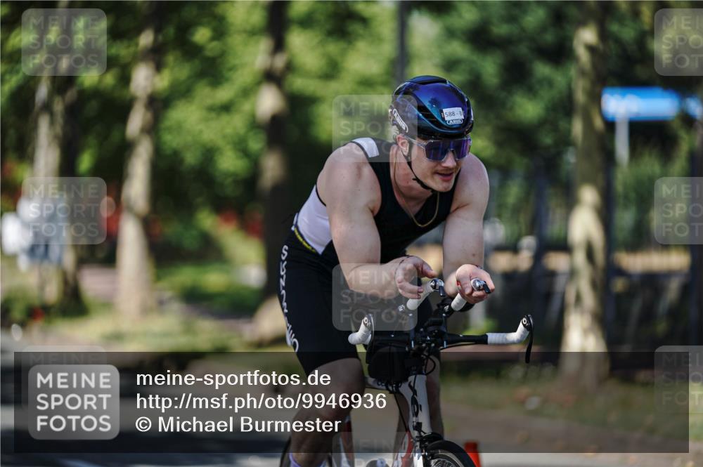 09.08.2026 - GEWOBA Citytriathlon Bremen Michael Burmester http://msf.ph/oto/9946936 09.08.2026 12:11:17 Radfahren 112, 588, 641, 698, 703, 767, 789, 801, 854 meine-sportfotos.de