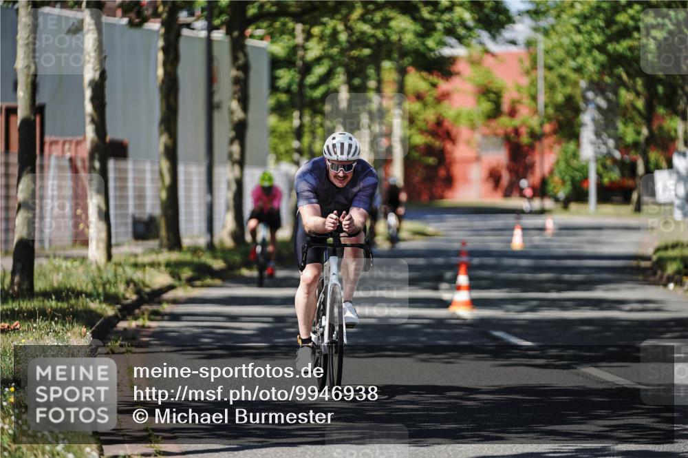 09.08.2026 - GEWOBA Citytriathlon Bremen Michael Burmester http://msf.ph/oto/9946938 09.08.2026 12:11:21 Radfahren 112, 540, 588, 666, 698, 703, 767, 789, 801, 854, 1153 meine-sportfotos.de