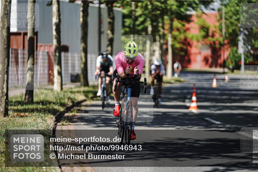 09.08.2026 - GEWOBA Citytriathlon Bremen Michael Burmester http://msf.ph/oto/9946943 09.08.2026 12:11:24 Radfahren 112, 540, 588, 666, 698, 703, 767, 854, 1153 meine-sportfotos.de