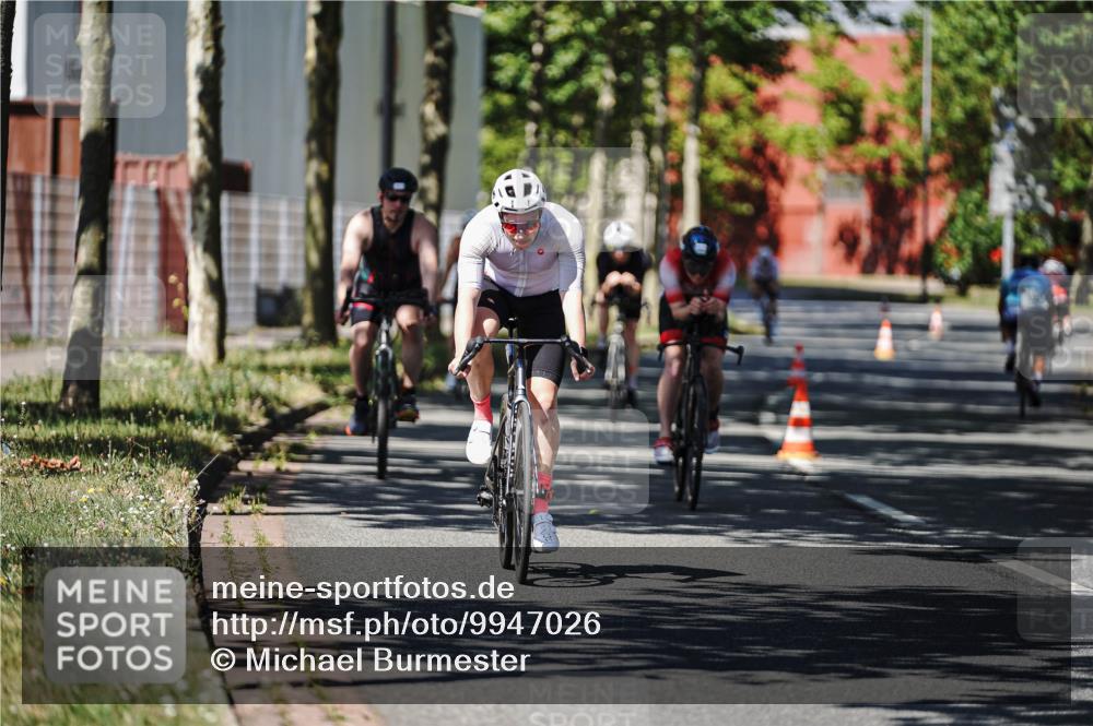09.08.2026 - GEWOBA Citytriathlon Bremen Michael Burmester http://msf.ph/oto/9947026 09.08.2026 12:12:43 Radfahren 593, 605, 606, 683, 723, 764, 878, 951, 1127, 1131 meine-sportfotos.de