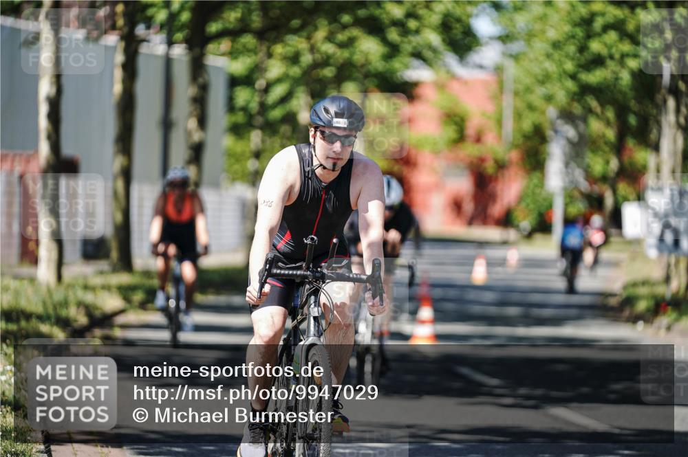 09.08.2026 - GEWOBA Citytriathlon Bremen Michael Burmester http://msf.ph/oto/9947029 09.08.2026 12:12:45 Radfahren 556, 593, 605, 606, 683, 686, 723, 764, 878, 951, 1127 meine-sportfotos.de
