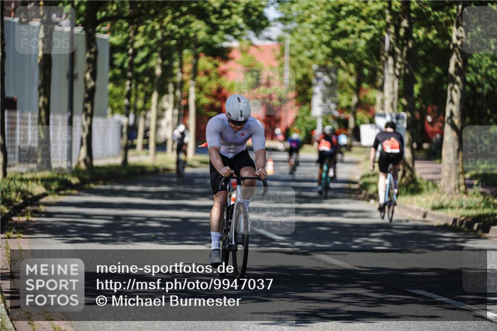 09.08.2026 - GEWOBA Citytriathlon Bremen Michael Burmester http://msf.ph/oto/9947037 09.08.2026 12:12:50 Radfahren 556, 593, 605, 606, 683, 686, 723, 764, 843, 878, 951 meine-sportfotos.de