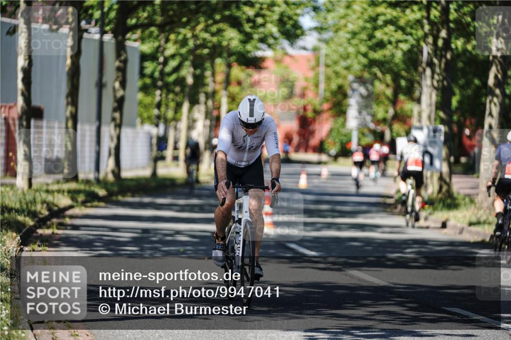 09.08.2026 - GEWOBA Citytriathlon Bremen Michael Burmester http://msf.ph/oto/9947041 09.08.2026 12:12:55 Radfahren 556, 593, 606, 686, 843, 852, 878, 951 meine-sportfotos.de
