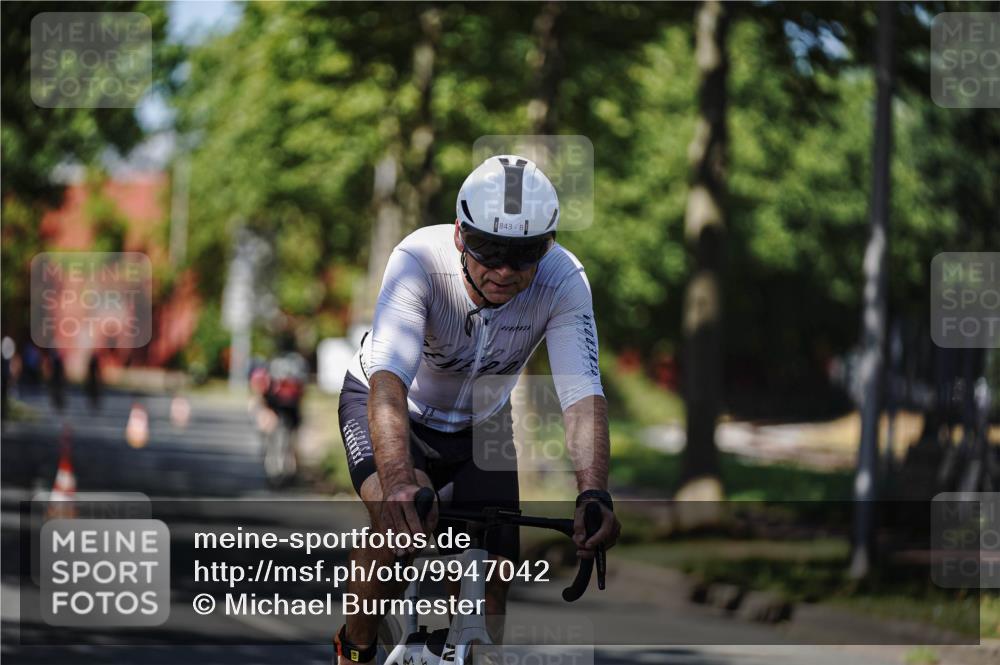 09.08.2026 - GEWOBA Citytriathlon Bremen Michael Burmester http://msf.ph/oto/9947042 09.08.2026 12:12:55 Radfahren 556, 593, 606, 686, 843, 852, 878, 951 meine-sportfotos.de