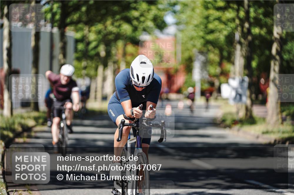 09.08.2026 - GEWOBA Citytriathlon Bremen Michael Burmester http://msf.ph/oto/9947067 09.08.2026 12:13:21 Radfahren 551, 575, 710, 824, 882, 1011, 1116, 1148 meine-sportfotos.de