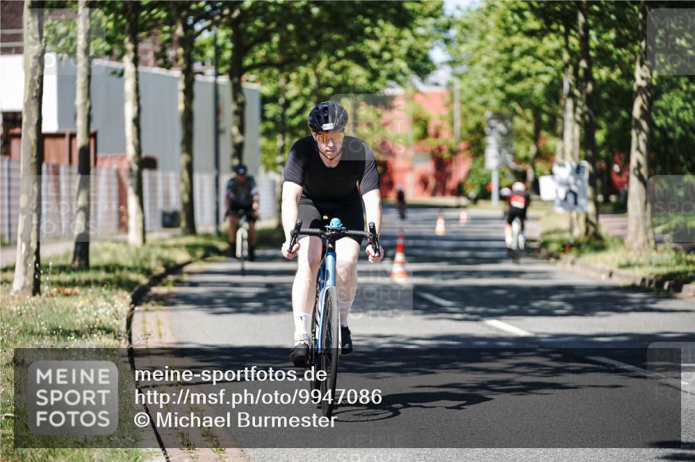 09.08.2026 - GEWOBA Citytriathlon Bremen Michael Burmester http://msf.ph/oto/9947086 09.08.2026 12:13:33 Radfahren 591, 592, 645, 685, 710, 824, 884, 1011, 1116, 1150 meine-sportfotos.de
