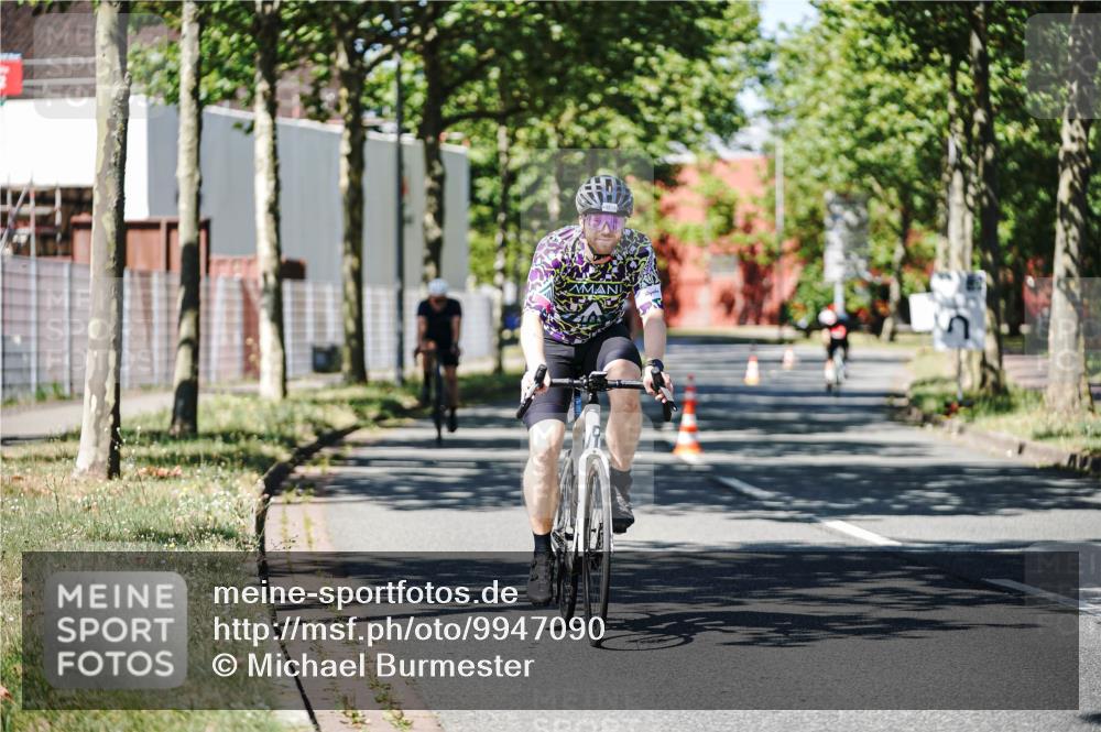 09.08.2026 - GEWOBA Citytriathlon Bremen Michael Burmester http://msf.ph/oto/9947090 09.08.2026 12:13:35 Radfahren 591, 592, 645, 685, 710, 884, 1011, 1116, 1150 meine-sportfotos.de