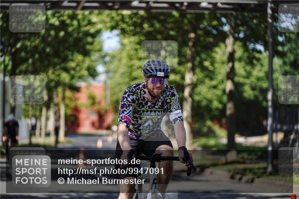 09.08.2026 - GEWOBA Citytriathlon Bremen Michael Burmester http://msf.ph/oto/9947091 09.08.2026 12:13:36 Radfahren 547, 591, 592, 645, 685, 710, 884, 1011, 1116, 1150 meine-sportfotos.de