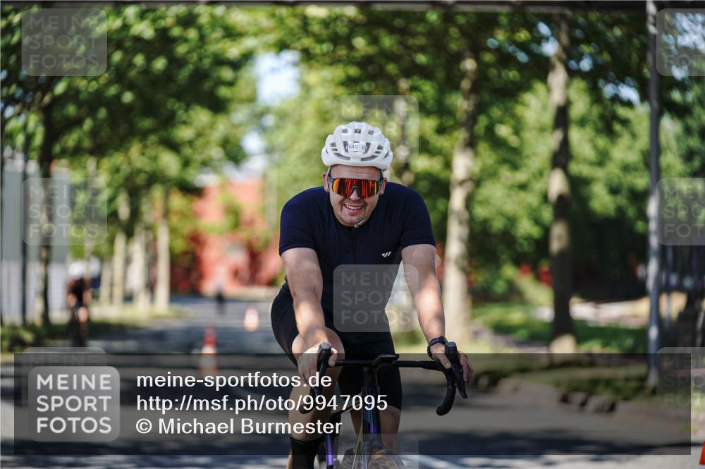 09.08.2026 - GEWOBA Citytriathlon Bremen Michael Burmester http://msf.ph/oto/9947095 09.08.2026 12:13:39 Radfahren 547, 591, 592, 645, 685, 710, 884, 1150 meine-sportfotos.de