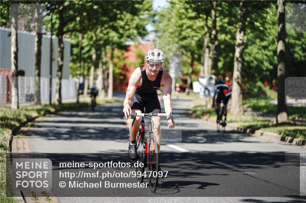 09.08.2026 - GEWOBA Citytriathlon Bremen Michael Burmester http://msf.ph/oto/9947097 09.08.2026 12:13:42 Radfahren 547, 591, 592, 645, 684, 685, 884, 1150 meine-sportfotos.de