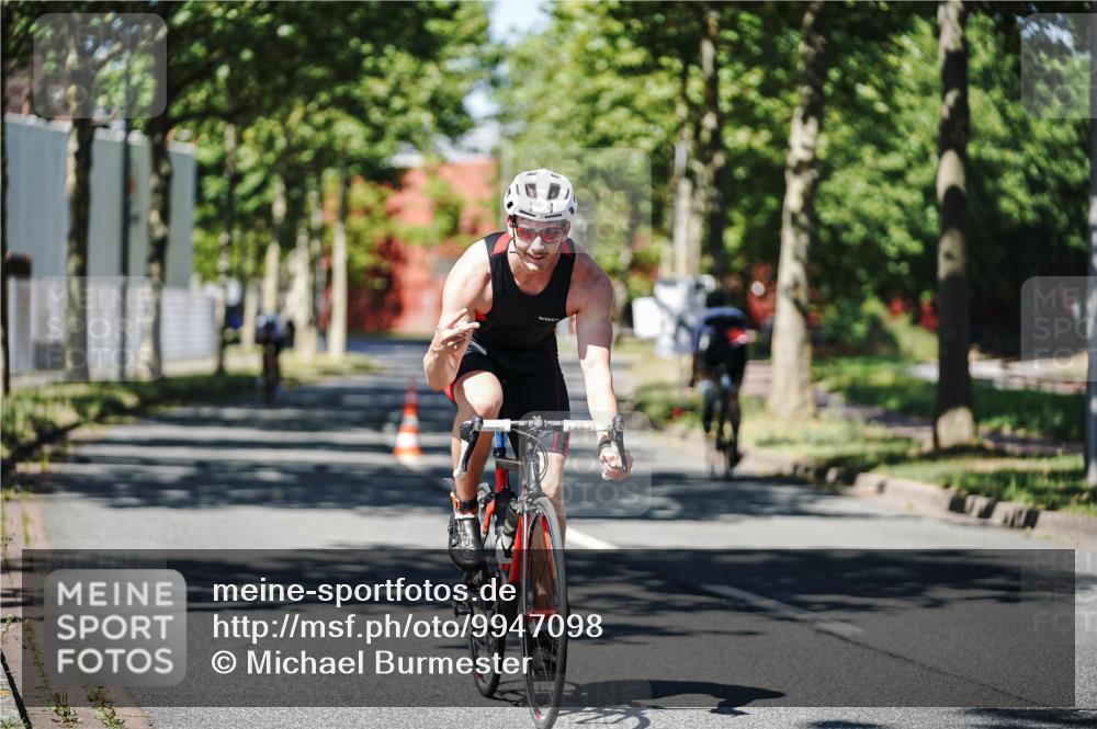 09.08.2026 - GEWOBA Citytriathlon Bremen Michael Burmester http://msf.ph/oto/9947098 09.08.2026 12:13:43 Radfahren 547, 592, 645, 684, 685, 884 meine-sportfotos.de