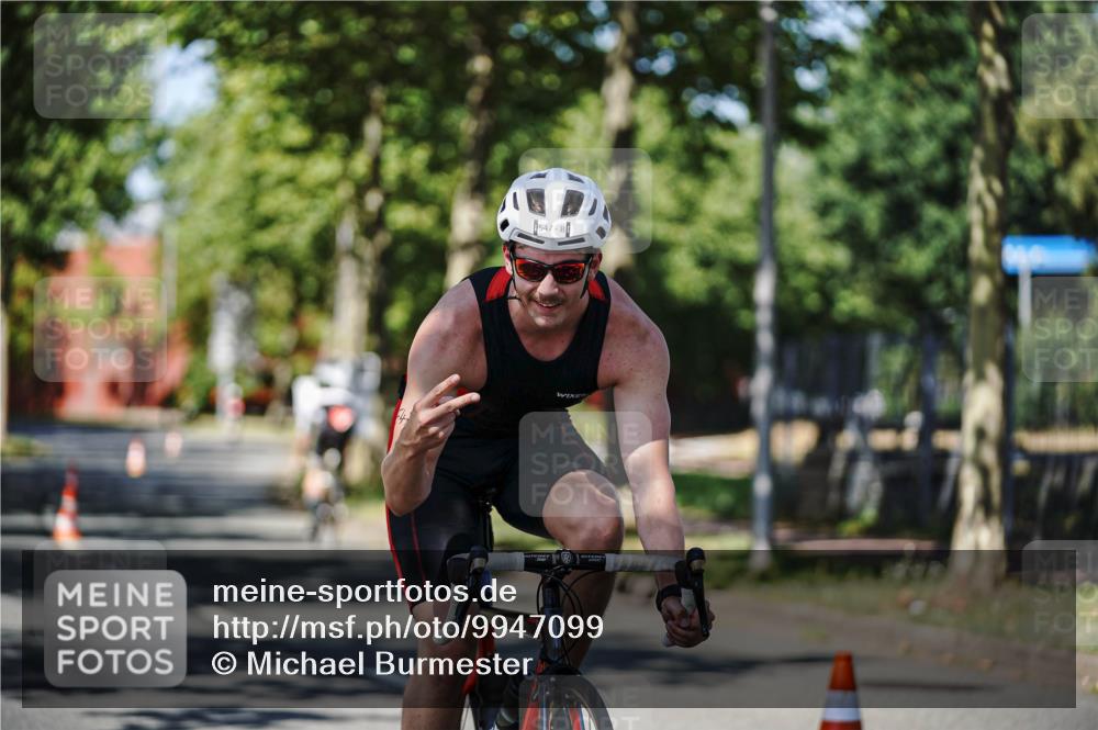09.08.2026 - GEWOBA Citytriathlon Bremen Michael Burmester http://msf.ph/oto/9947099 09.08.2026 12:13:43 Radfahren 547, 592, 645, 684, 685, 884 meine-sportfotos.de