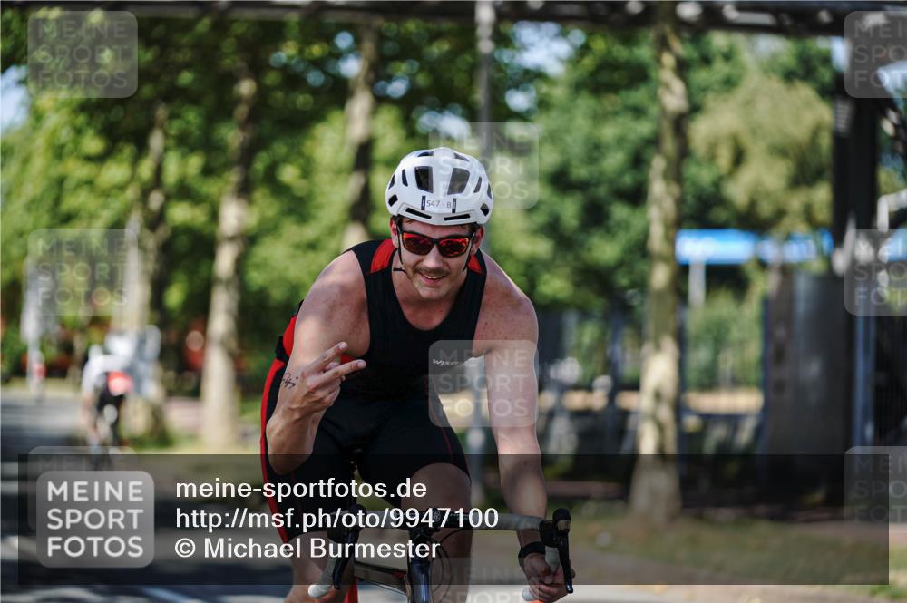 09.08.2026 - GEWOBA Citytriathlon Bremen Michael Burmester http://msf.ph/oto/9947100 09.08.2026 12:13:43 Radfahren 547, 592, 645, 684, 685, 884 meine-sportfotos.de