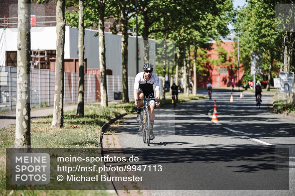 09.08.2026 - GEWOBA Citytriathlon Bremen Michael Burmester http://msf.ph/oto/9947113 09.08.2026 12:14:23 Radfahren 594, 647 meine-sportfotos.de