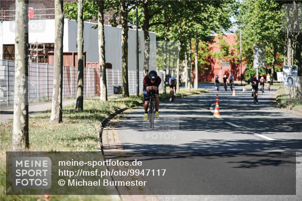 09.08.2026 - GEWOBA Citytriathlon Bremen Michael Burmester http://msf.ph/oto/9947117 09.08.2026 12:14:26 Radfahren 561, 574, 594, 647 meine-sportfotos.de