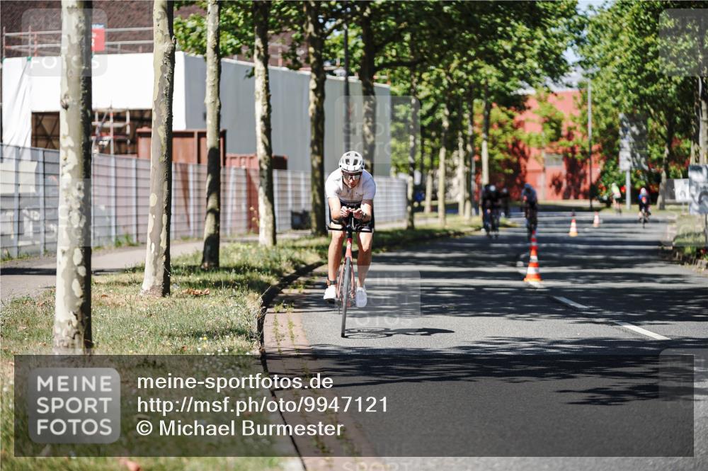 09.08.2026 - GEWOBA Citytriathlon Bremen Michael Burmester http://msf.ph/oto/9947121 09.08.2026 12:14:30 Radfahren 561, 574, 582, 647, 680 meine-sportfotos.de