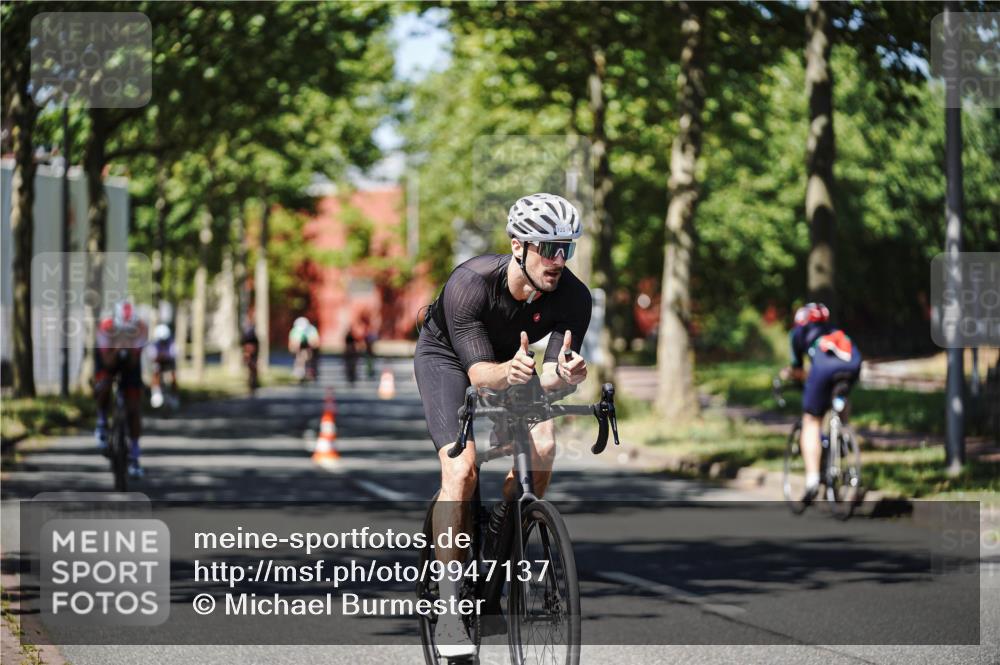 09.08.2026 - GEWOBA Citytriathlon Bremen Michael Burmester http://msf.ph/oto/9947137 09.08.2026 12:14:42 Radfahren 561, 574, 582, 679, 680, 721, 733, 746, 750 meine-sportfotos.de