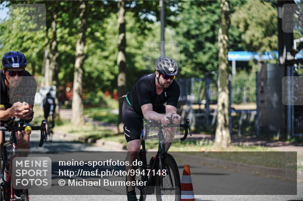 09.08.2026 - GEWOBA Citytriathlon Bremen Michael Burmester http://msf.ph/oto/9947148 09.08.2026 12:14:50 Radfahren 590, 679, 717, 721, 733, 746, 750, 1004 meine-sportfotos.de