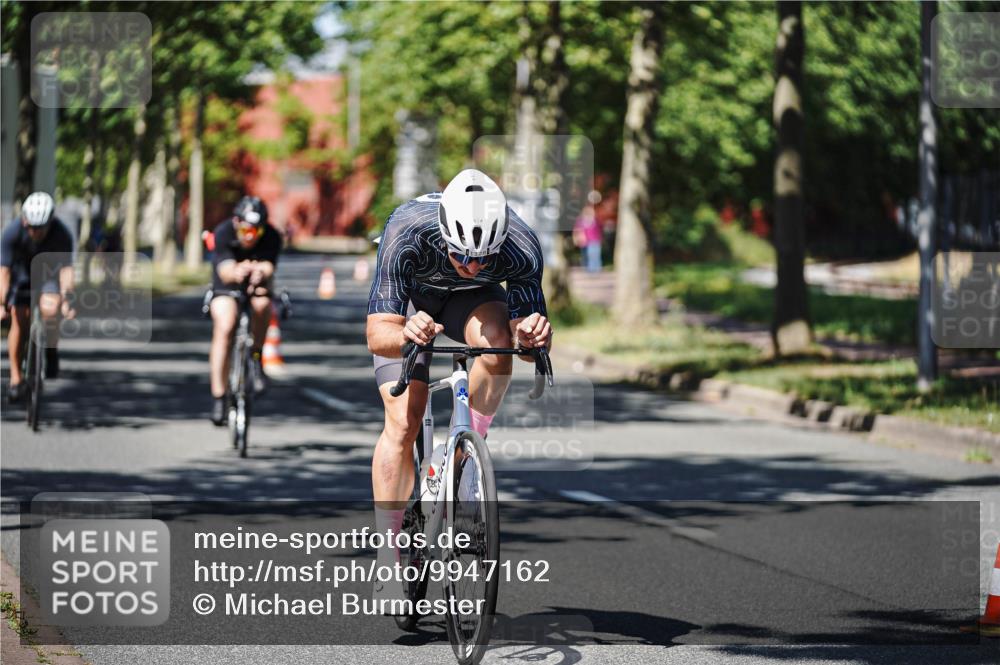 09.08.2026 - GEWOBA Citytriathlon Bremen Michael Burmester http://msf.ph/oto/9947162 09.08.2026 12:15:10 Radfahren 613, 646, 924, 1015, 1016, 1128 meine-sportfotos.de