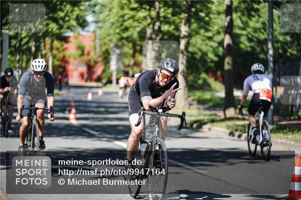 09.08.2026 - GEWOBA Citytriathlon Bremen Michael Burmester http://msf.ph/oto/9947164 09.08.2026 12:15:11 Radfahren 613, 646, 924, 1015, 1016, 1128 meine-sportfotos.de