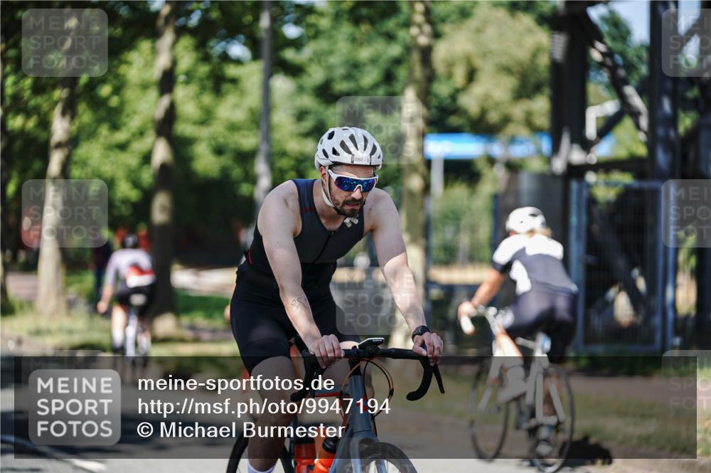 09.08.2026 - GEWOBA Citytriathlon Bremen Michael Burmester http://msf.ph/oto/9947194 09.08.2026 12:15:48 Radfahren 730, 765, 875, 880, 883, 1133, 1137 meine-sportfotos.de