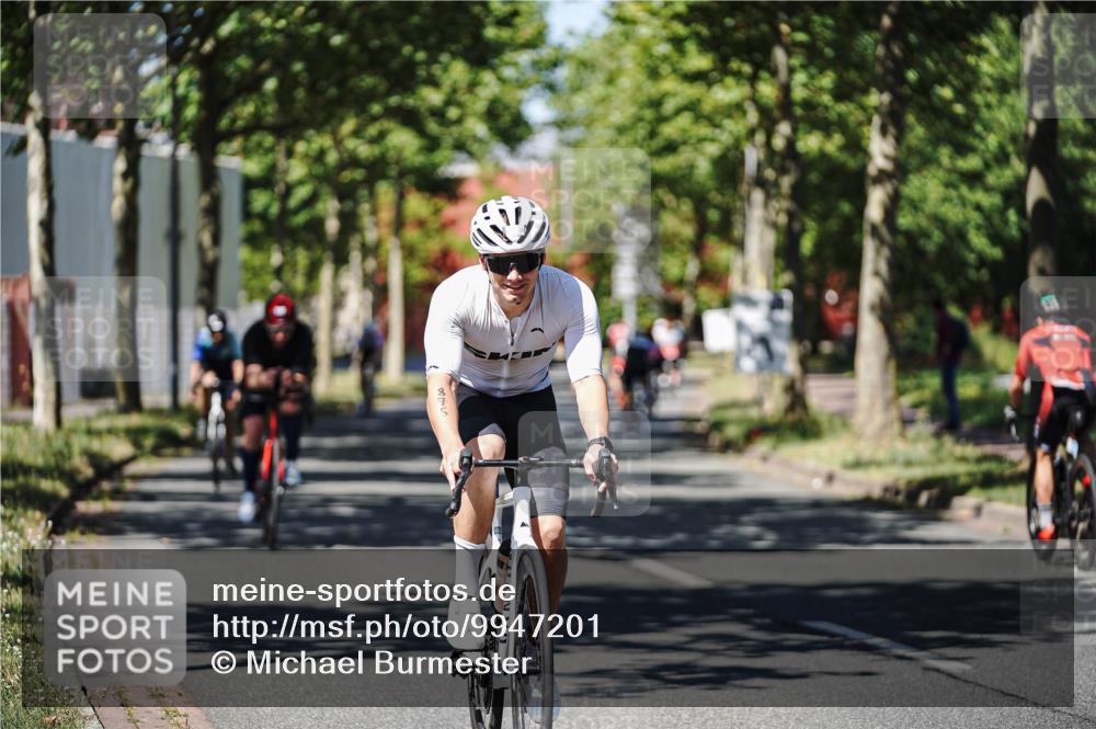 09.08.2026 - GEWOBA Citytriathlon Bremen Michael Burmester http://msf.ph/oto/9947201 09.08.2026 12:15:53 Radfahren 730, 765, 874, 875, 879, 880, 883, 983, 1133 meine-sportfotos.de