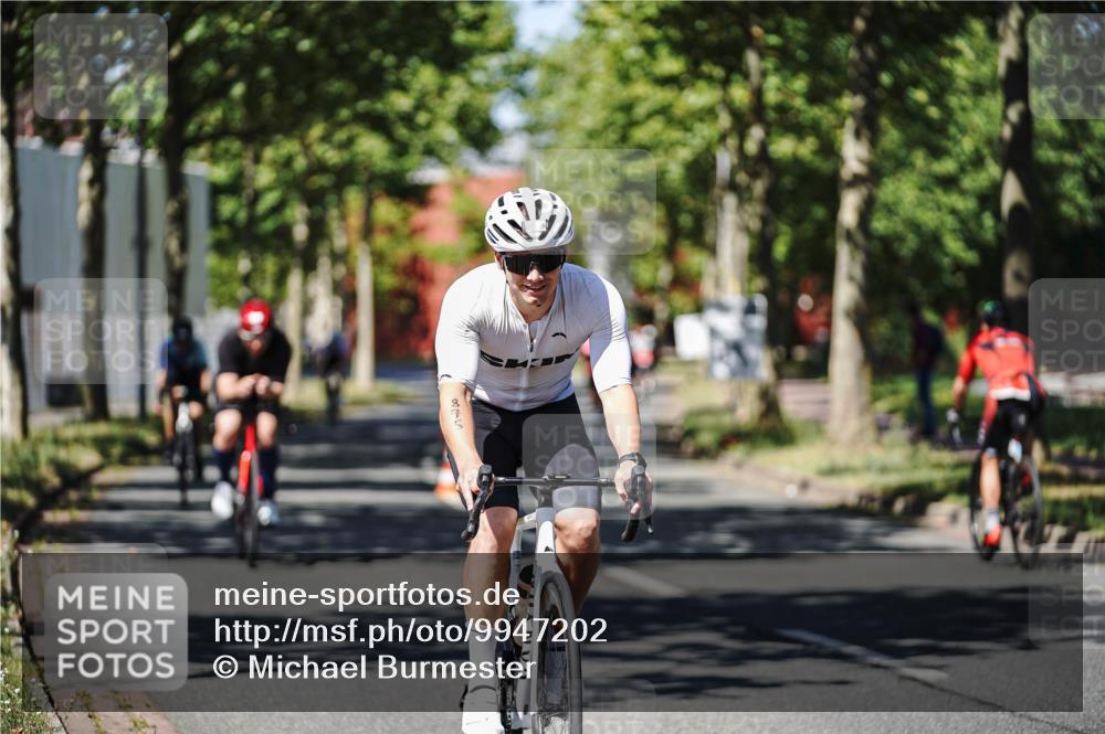 09.08.2026 - GEWOBA Citytriathlon Bremen Michael Burmester http://msf.ph/oto/9947202 09.08.2026 12:15:54 Radfahren 730, 765, 874, 875, 879, 880, 883, 983, 1133 meine-sportfotos.de